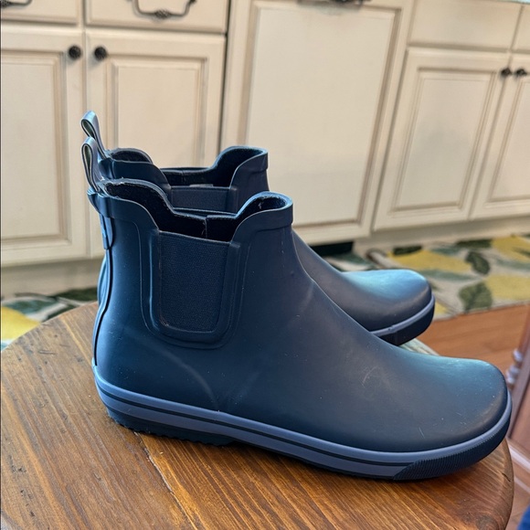 Rocket Dog Chelsea style navy ☔️ rainboots like new! size 9.5 - Picture 1 of 7